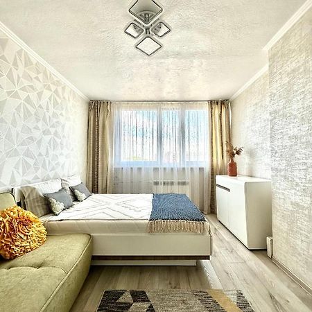 Ochota Apartment Warsaw Exterior photo