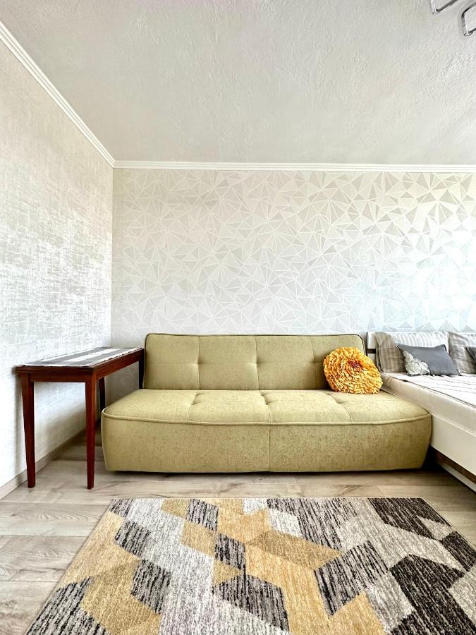 Ochota Apartment Warsaw Exterior photo
