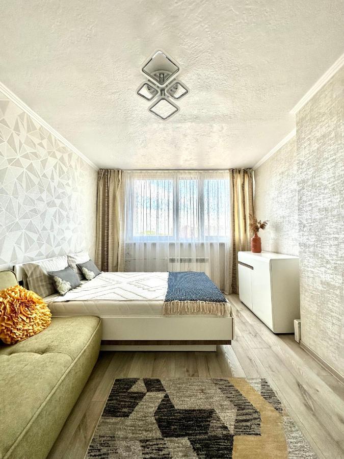Ochota Apartment Warsaw Exterior photo